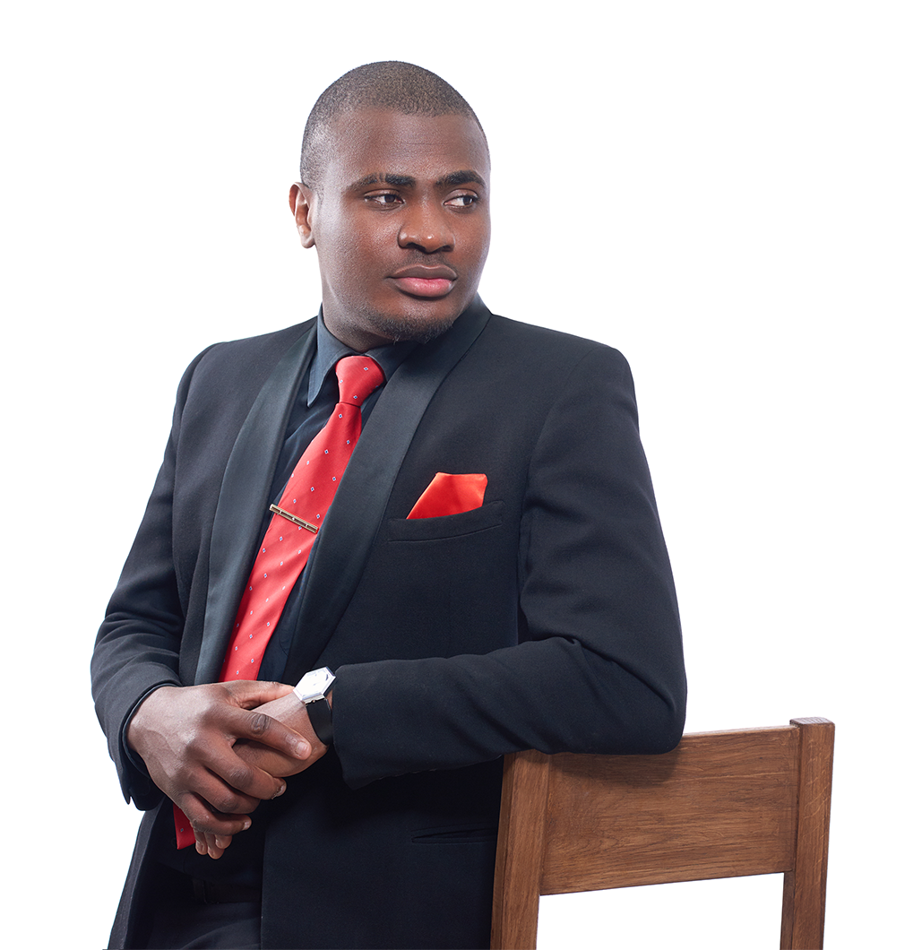 portrait-homme-affaires-africain-posant-serieusement-regard